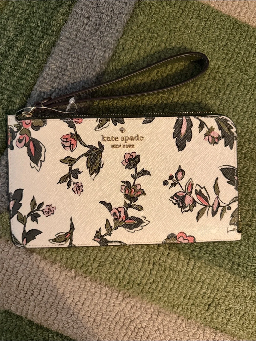 Kate Spade Lucy Wristlet